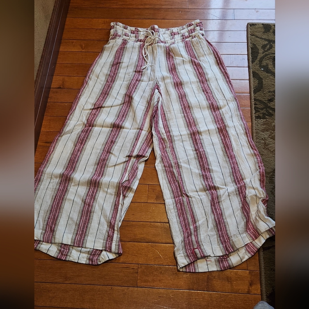 Womens Size large cotton stripped flowy capris